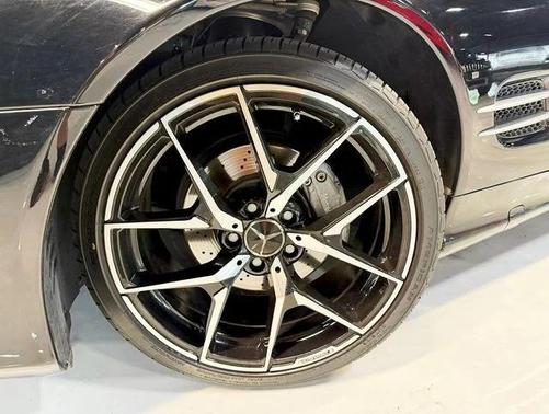 2005 Mercedes-Benz SL-Class SL500 2dr Roadster 5.0L