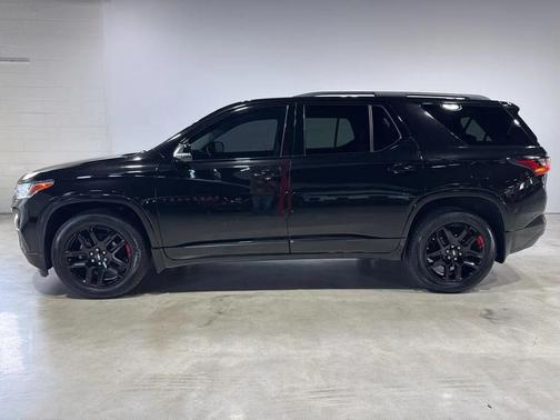 Mosaic Black Metallic 2020 Chevrolet Traverse Premier
