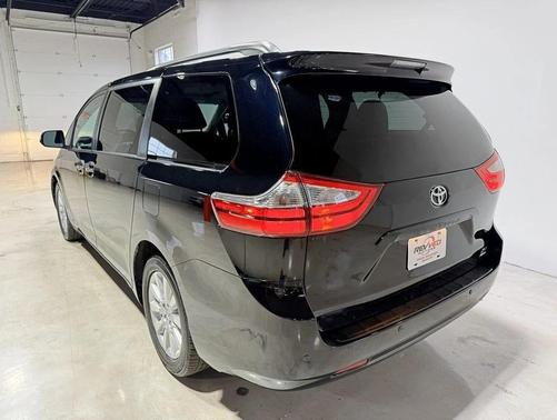 2015 Toyota Sienna XLE