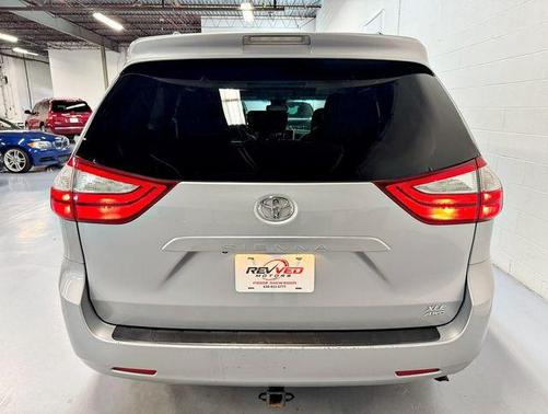 2015 Toyota Sienna XLE
