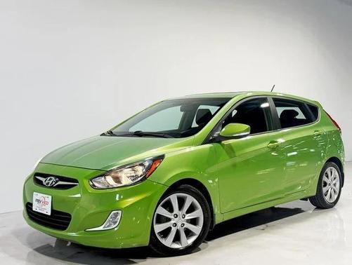 2013 Hyundai Accent SE