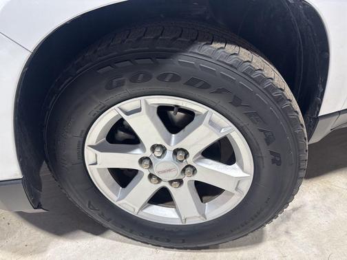 2016 GMC Acadia SLE-2