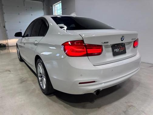 Alpine White 2016 BMW 320 i