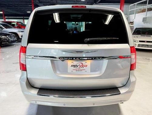 2012 Chrysler Town & Country Touring-L