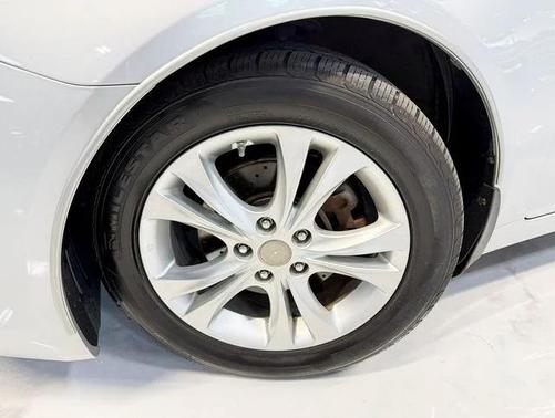 2011 Hyundai SONATA Limited