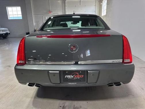 Titanium ChromaFlair 2008 Cadillac DTS Base