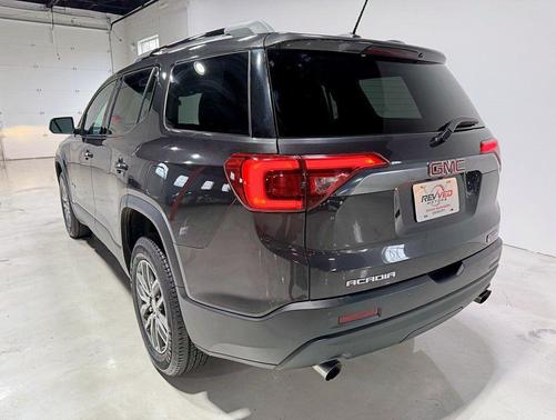 2017 GMC Acadia SLE-2