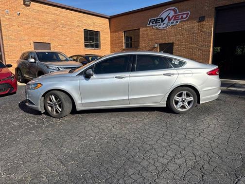 Ingot Silver 2018 Ford Fusion SE