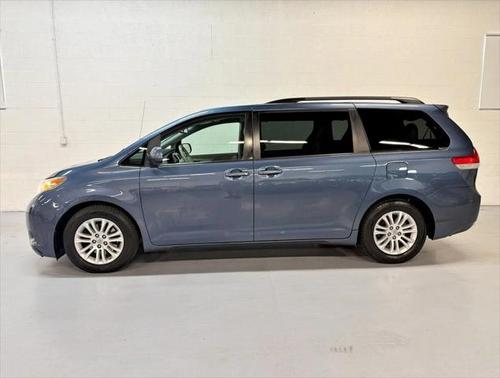 2014 Toyota Sienna XLE