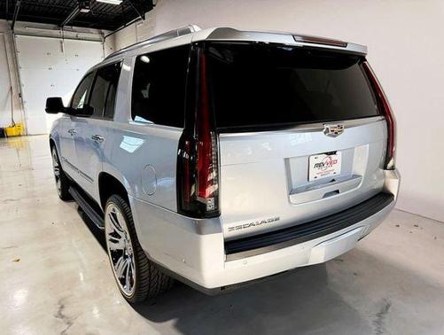 2017 Cadillac Escalade Luxury