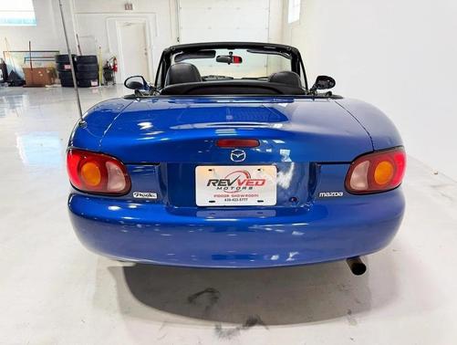 1999 Mazda MX-5 Miata 2dr Convertible Leather Pkg Manual