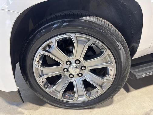 White Frost Tricoat 2017 GMC Yukon Denali