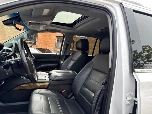 White Frost Tricoat 2017 GMC Yukon Denali