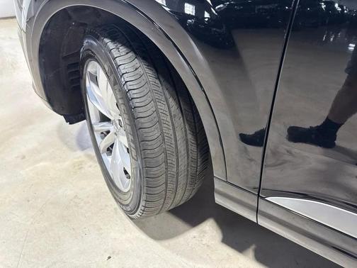 Orca Black Metallic 2018 Audi Q7 3.0T Premium Plus