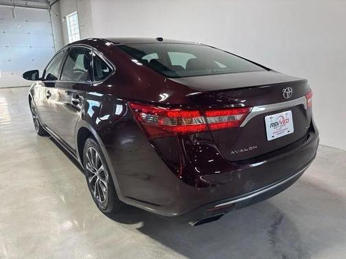 2018 Toyota Avalon XLE