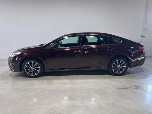 2018 Toyota Avalon XLE