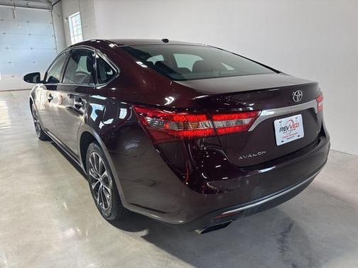 2018 Toyota Avalon XLE