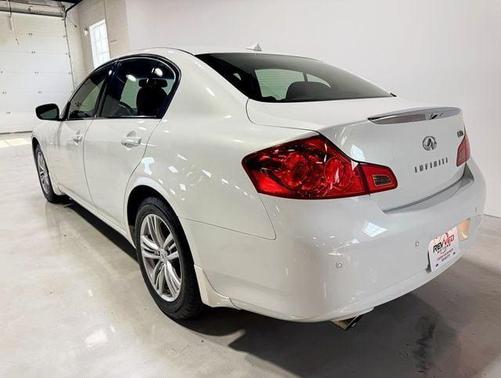 2013 INFINITI G37x Base