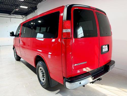 2017 Chevrolet Express 3500 LT