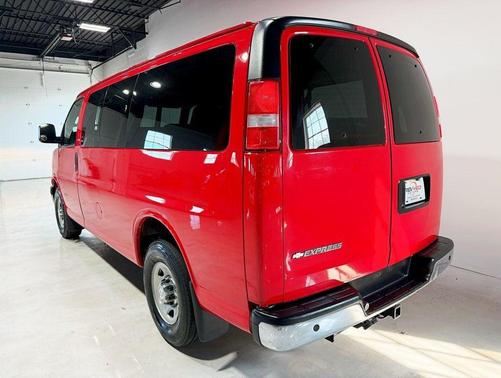 2017 Chevrolet Express 3500 LT