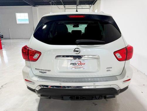 2017 Nissan Pathfinder SL