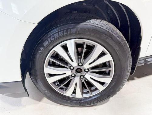 2017 Nissan Pathfinder SL
