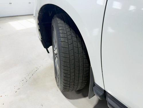 2017 Nissan Pathfinder SL