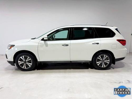 2017 Nissan Pathfinder SL