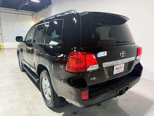 2013 Toyota Land Cruiser Base