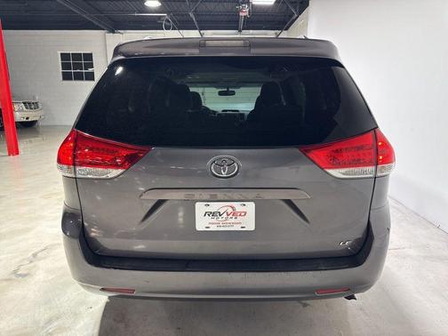 2013 Toyota Sienna LE