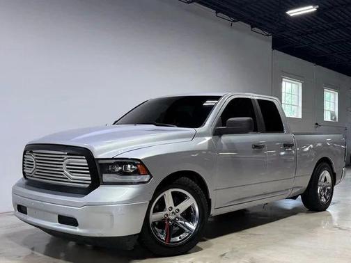 Bright Silver Metallic Clearcoat 2018 RAM 1500 Tradesman