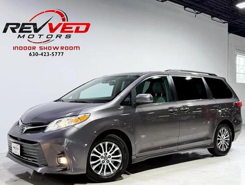 2019 Toyota Sienna XLE