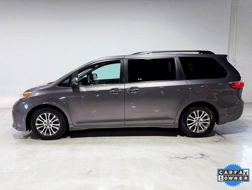 2019 Toyota Sienna XLE