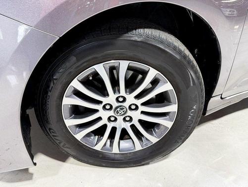 2019 Toyota Sienna XLE