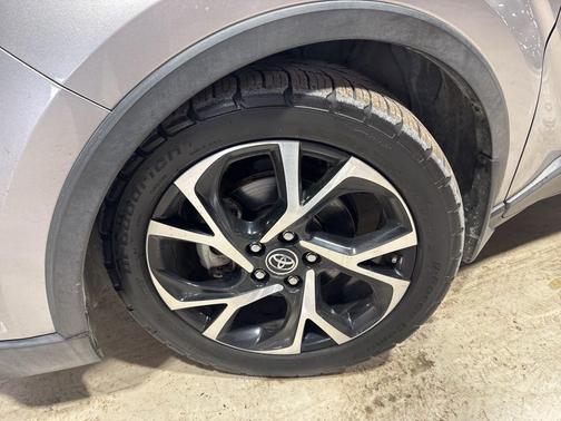 2018 Toyota C-HR XLE Premium