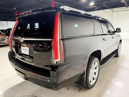 2017 Cadillac Escalade ESV Luxury