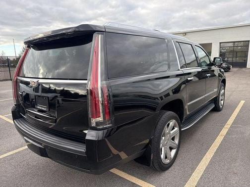 2017 Cadillac Escalade ESV Luxury