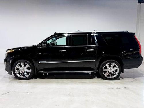 2017 Cadillac Escalade ESV Luxury