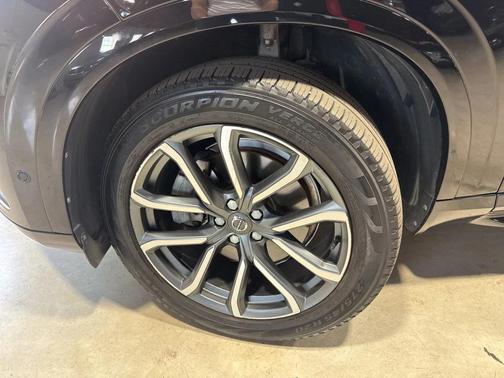 Onyx Black Metallic 2016 Volvo XC90 T6 Momentum