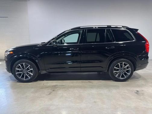 Onyx Black Metallic 2016 Volvo XC90 T6 Momentum