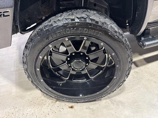 2017 RAM 2500 Big Horn Mega Cab 4x4 6'4' Box