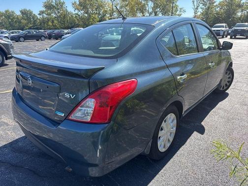 2016 Nissan Versa 1.6 SV