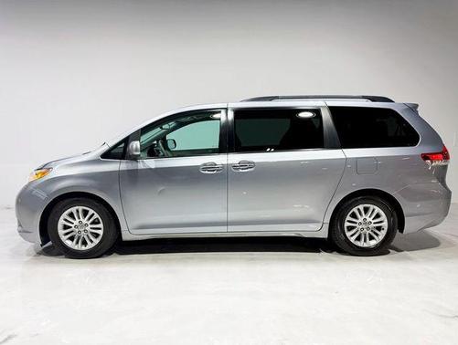 2011 Toyota Sienna XLE