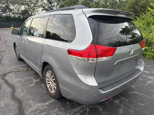 2011 Toyota Sienna XLE