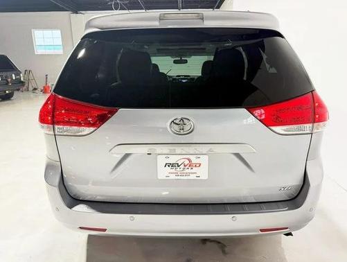 2011 Toyota Sienna XLE