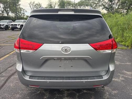 2011 Toyota Sienna XLE