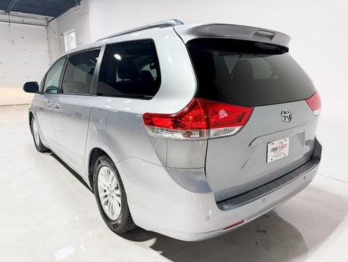 2011 Toyota Sienna XLE