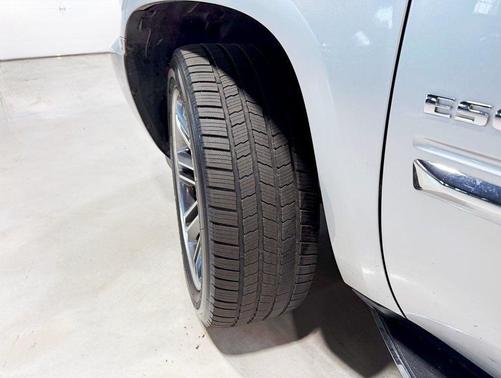 2012 Cadillac Escalade Luxury