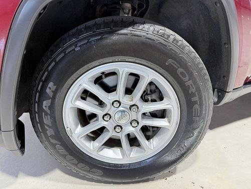 2019 Jeep Grand Cherokee Laredo