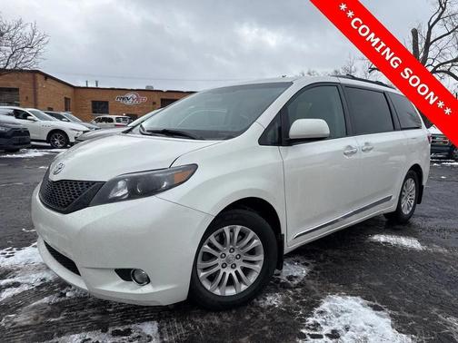 2017 Toyota Sienna XLE
